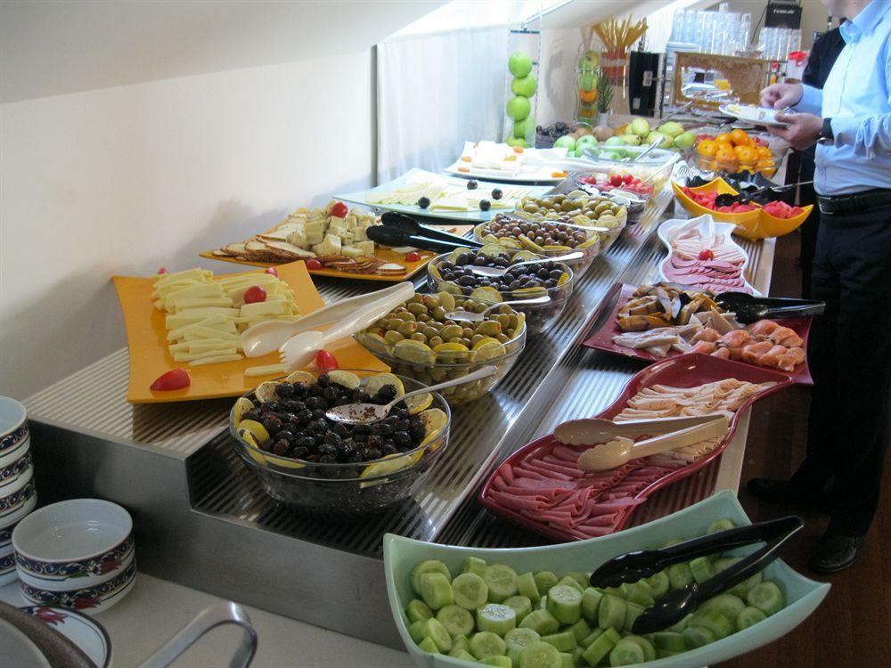 Taksim Square Hotel Istanboel Buitenkant foto